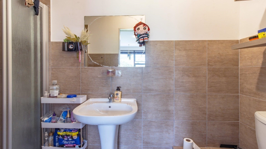 2 Bedroom Property for Sale in Zonnebloem Western Cape